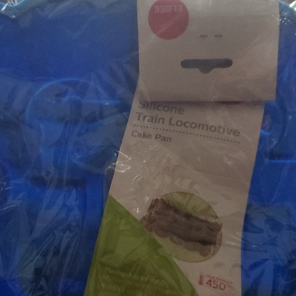 Silicone train locomotive cake pan